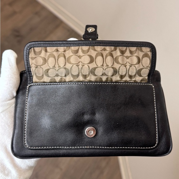 Coach Vintage Bleecker Wristlet EUC - Picture 6 of 12